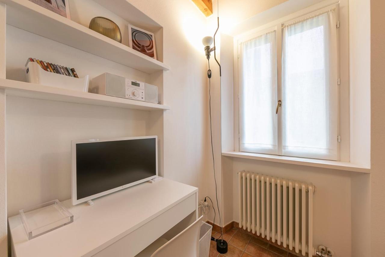 Via 5 Giornate 13 - Apartment Комо Экстерьер фото